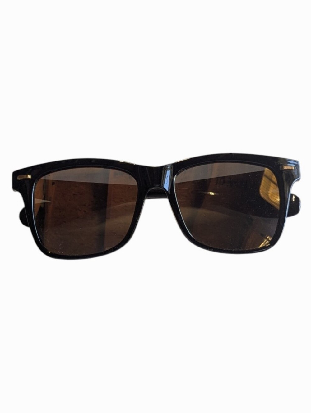 Source Unknown Black Frame Sunglasses with Brown Lenses